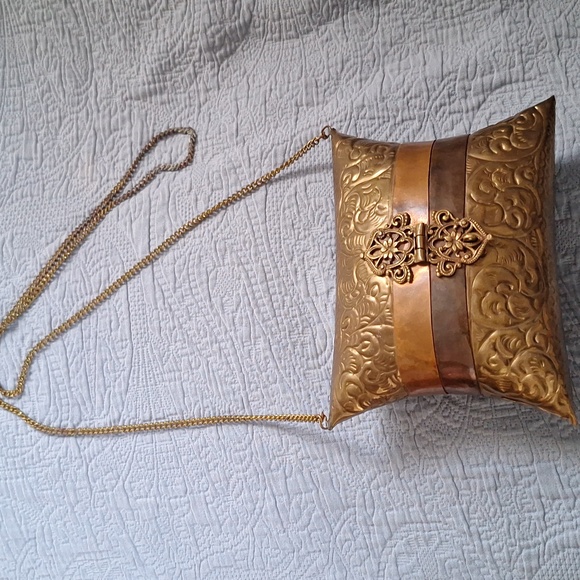 Source Unknown Handbags - VINTAGE 1980s METAL / COPPER PILLOW BAG VELVET LINED - BEAUTIFUL & UNIQUE